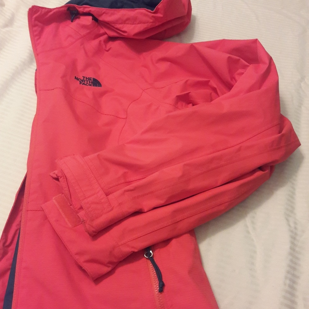 The North Face hyvent ladies jacket - Picture 8 of 8